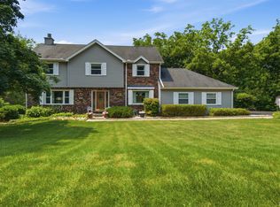 628 E Lakeshore Dr, Edelstein, IL 61526