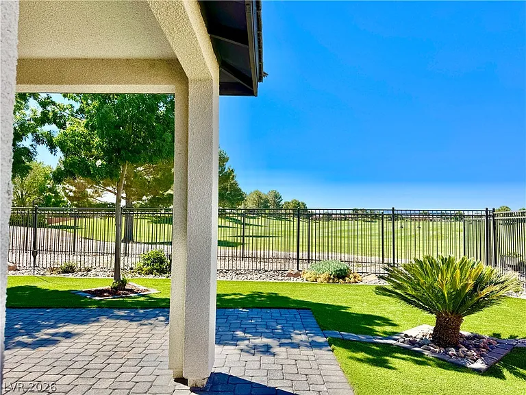 5025 E Beacon Ridge Dr — Photo 9