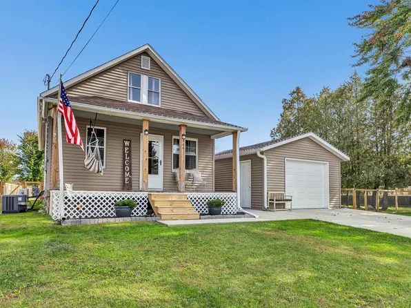 506 Pine St, Pulaski, WI 54162