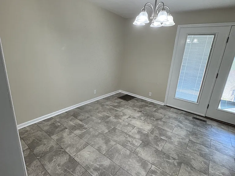 155 Morris Rd — Photo 6