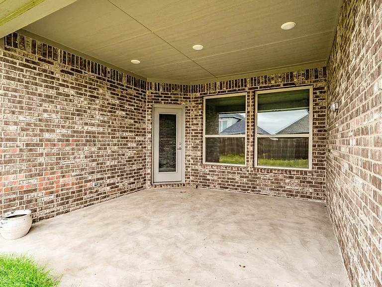 727 Mahogany Ln — Photo 7
