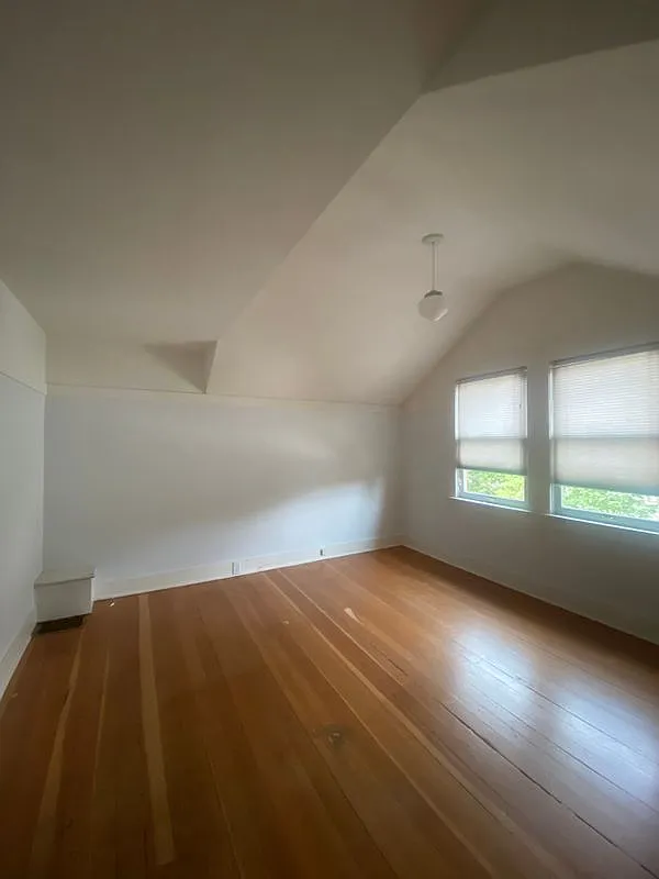 4 bed, 3.0 bath, 2854 sqft, $4,400 — Photo 3