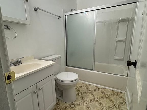 3rd image of 8914 Main St