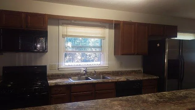 6324 Natha Ave — Photo 10