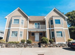 44 Memorial Blvd W #2, Newport, RI 02840