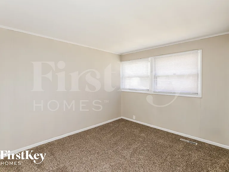 1103 NE Cowden Dr — Photo 12