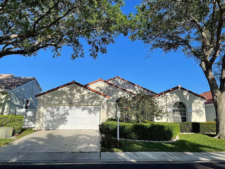 1048 Siena Oaks Cir E — Photo 24