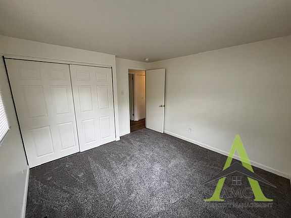 3rd image of 1949 Fairmont Ct