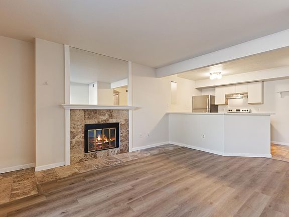 3rd image of 30 S Boulder Cir APT 3016