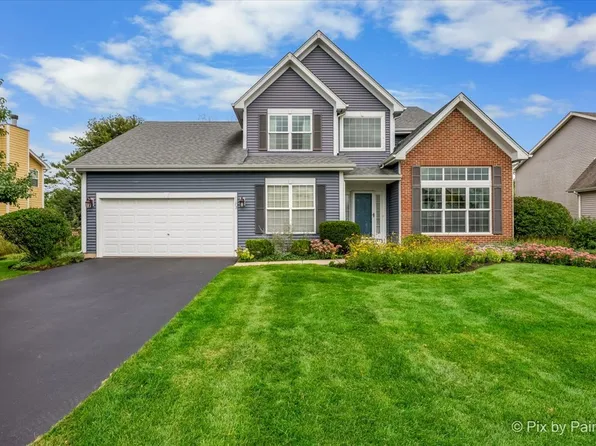 1173 Sandalwood Ln, Crystal Lake, IL 60014