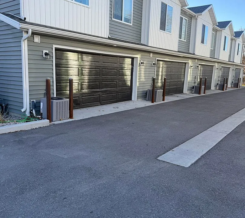 229 N Main St