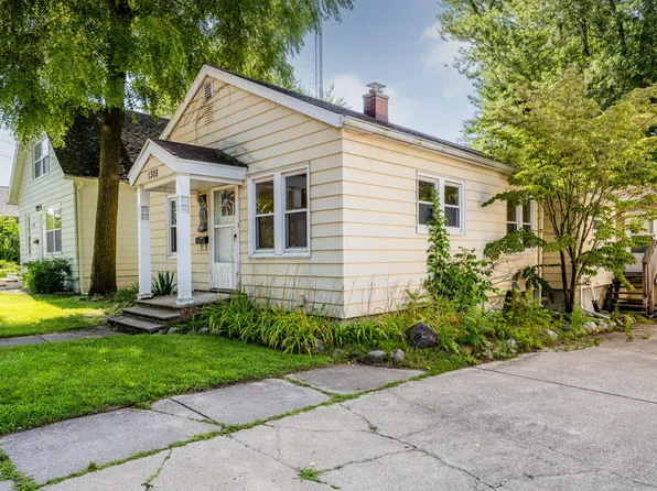 1308 Wolcott Ave, Saint Joseph, MI 49085