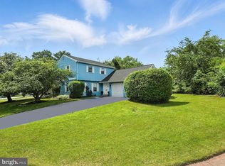 111 Elm Tree Ln, Sterling, VA 20164