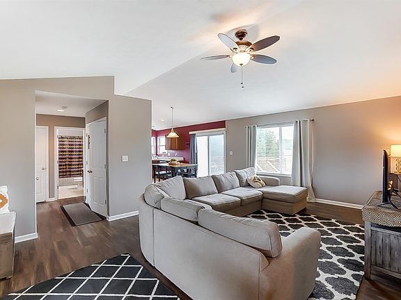 4th image of 919 Regency Ct