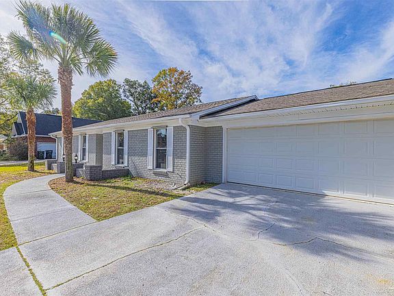 3rd image of 2209 Country Place Cir