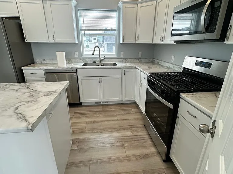 2513 Ivory St — Photo 5