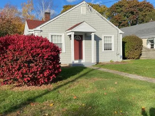 2 Whipple Ave, Barrington, RI 02806