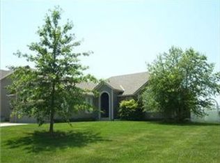 4400 SW Flintrock Dr, Lees Summit, MO 64082