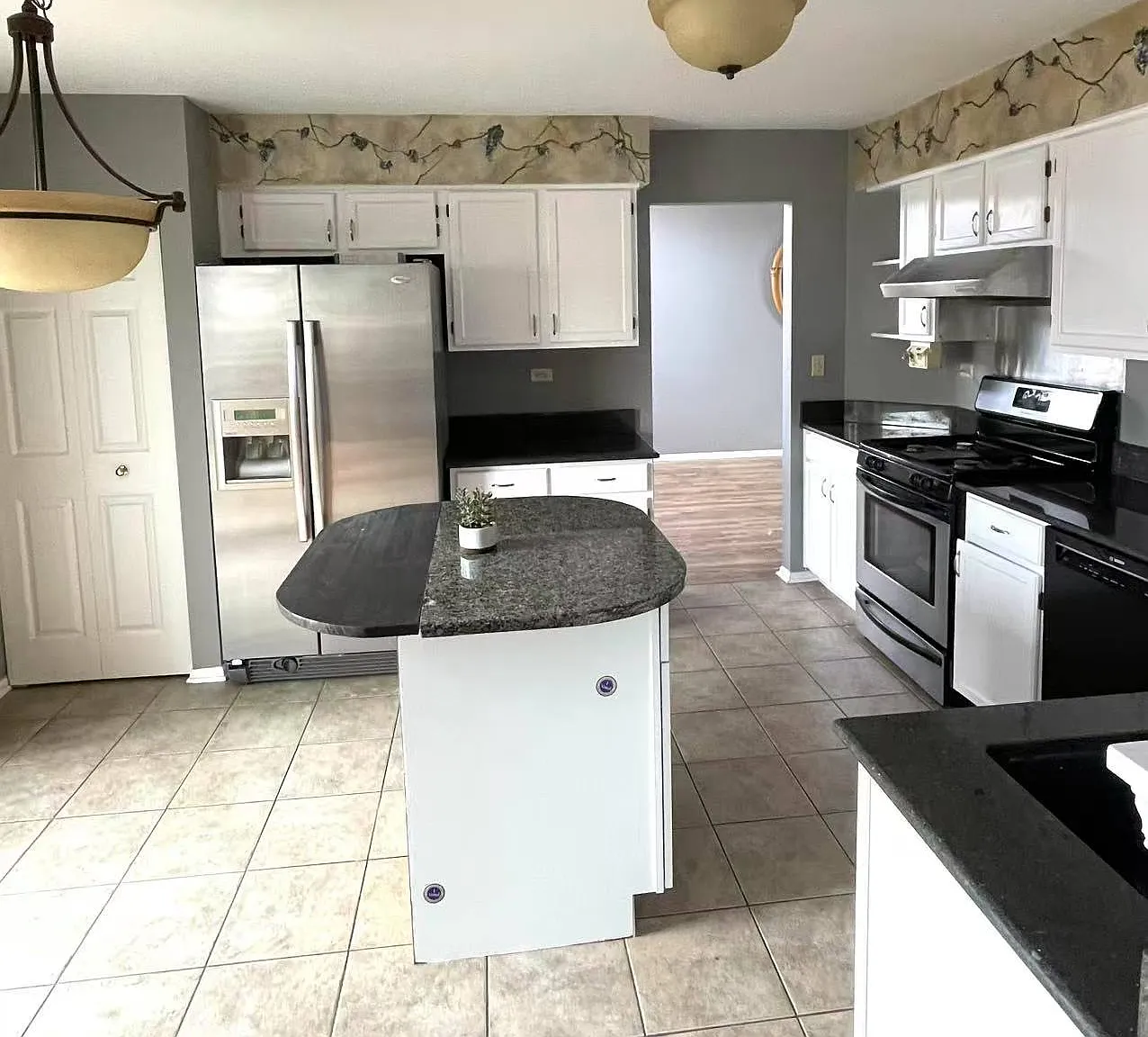 4 bed, 1810 sqft, $3,600 — Photo 4