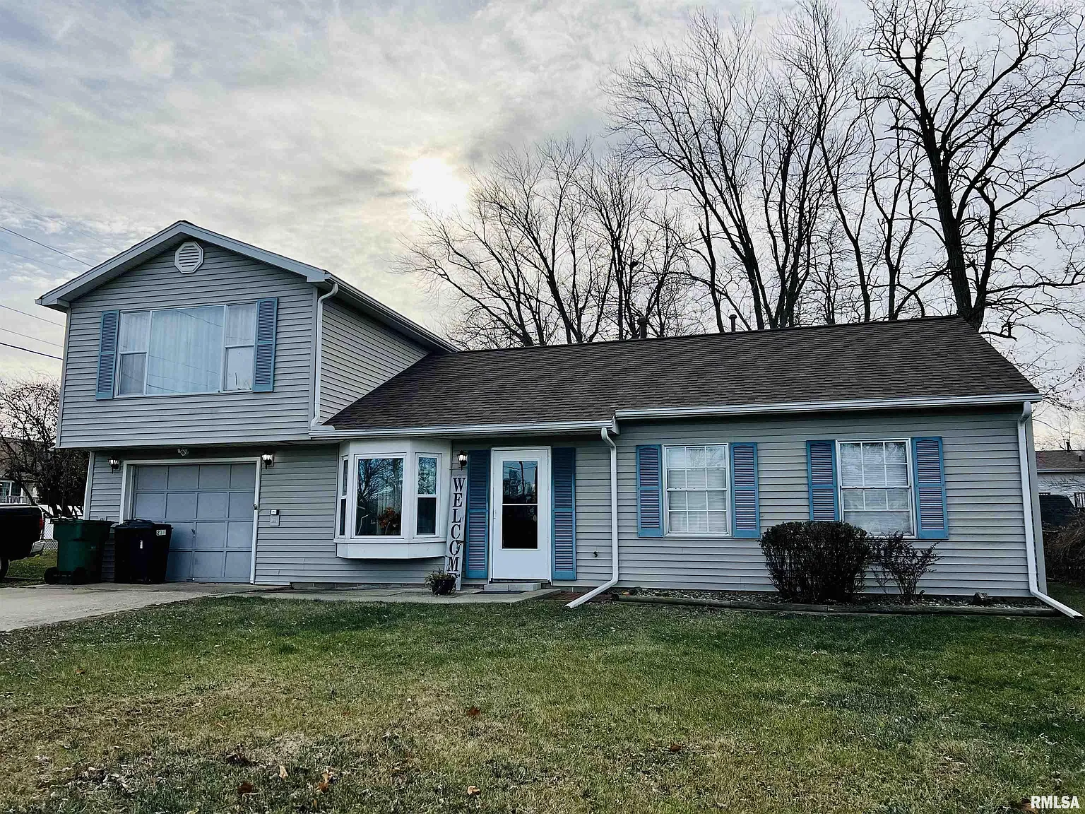 215 Mimosa Ln photo 1