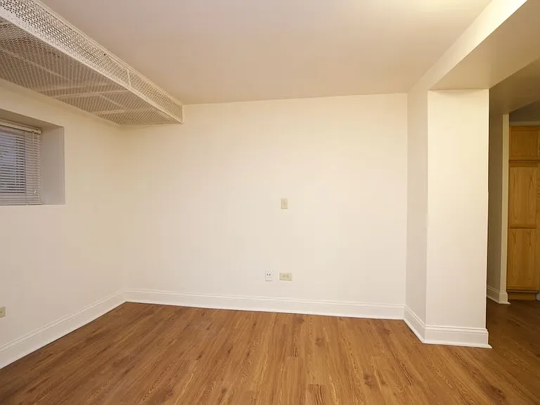 626 W Wellington Ave #RG — Photo 5