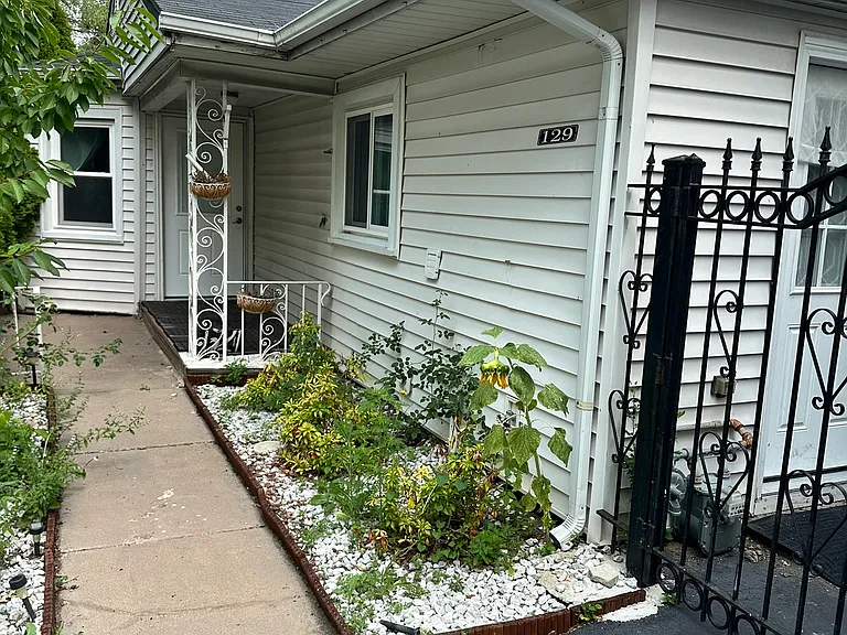 129 E Dennis Rd — Photo 4
