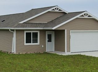 921 Red Willow Dr, Frazee, MN 56544