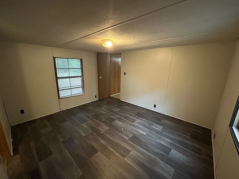 4502 E Old Marion Hwy #15 — Photo 8