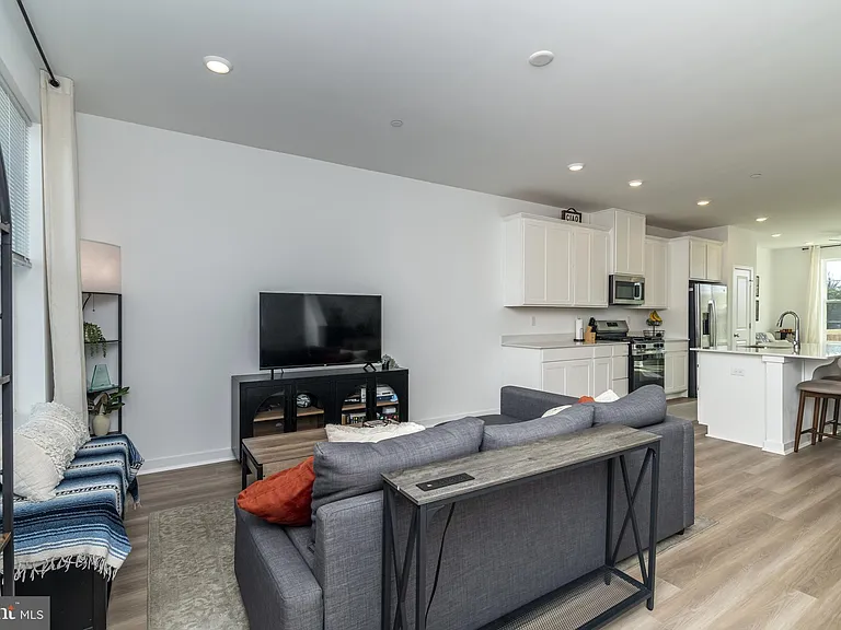 41 Barnes Way — Photo 24