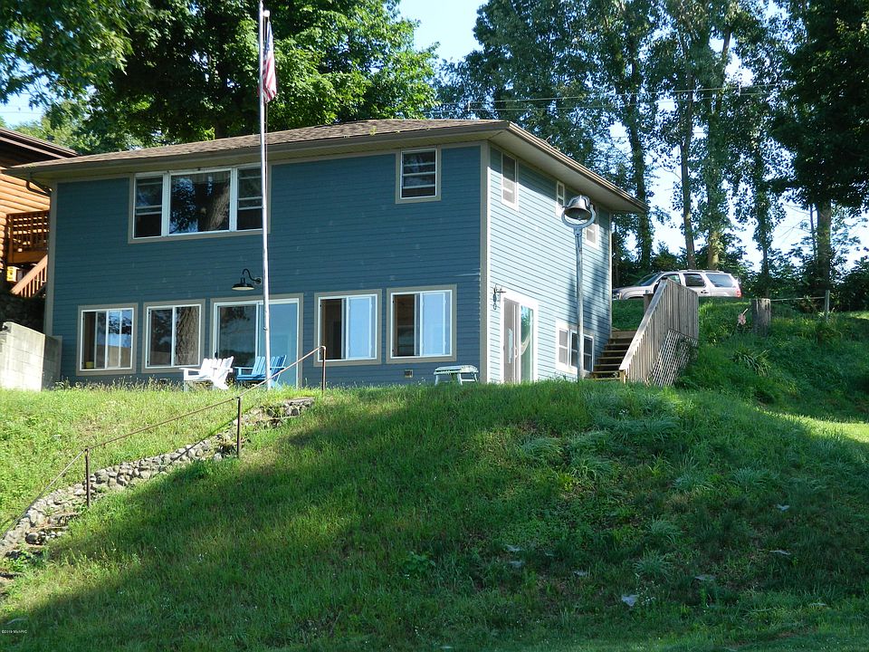 1st image of 17111 Stevens Forest Lake St
