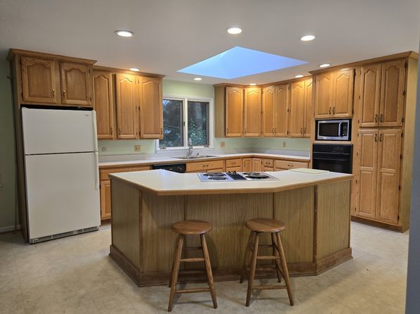 3 Woody Ln