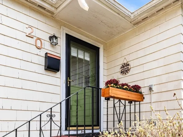 20 Girdler Rd, Marblehead, MA 01945