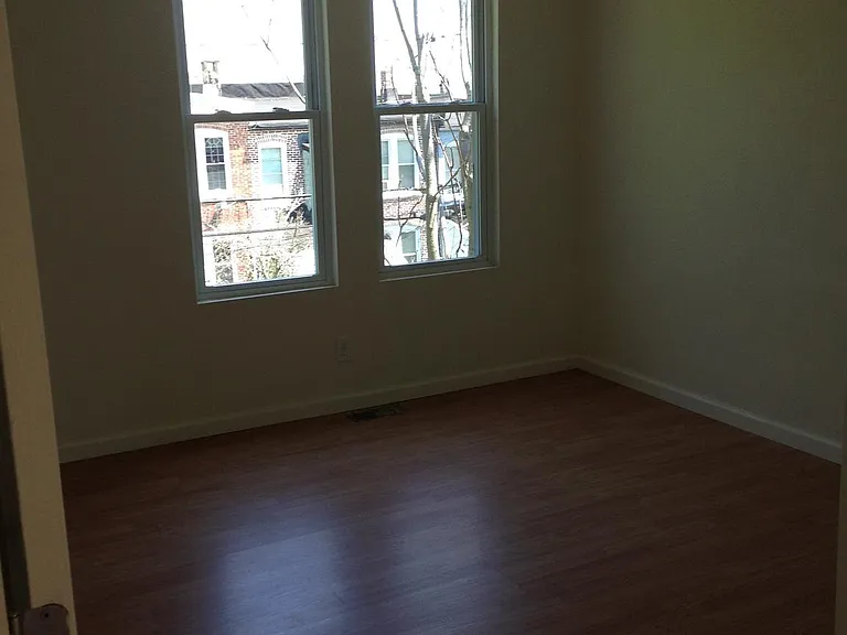 621 Linnard St — Photo 5