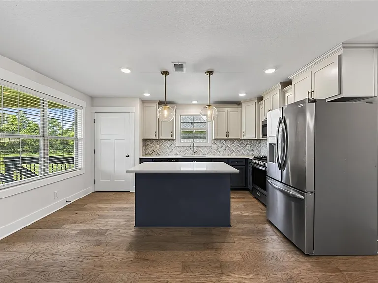 393 Frontier Dr — Photo 12