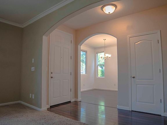 3rd image of 5542 N Salinas Ave