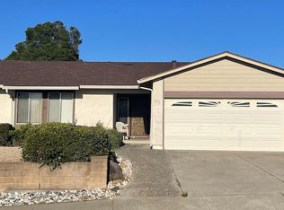 303 Pepperwood St, Hercules, CA 94547