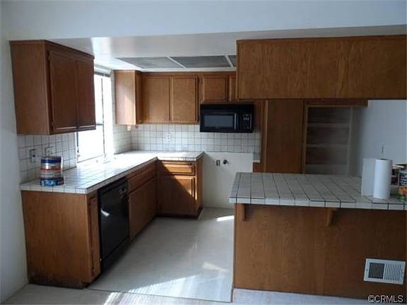 3rd image of 4658 Don Lorenzo Dr APT D
