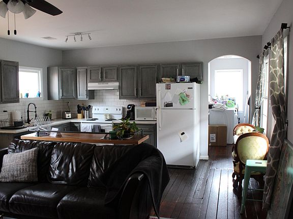 kitchen/ living room 