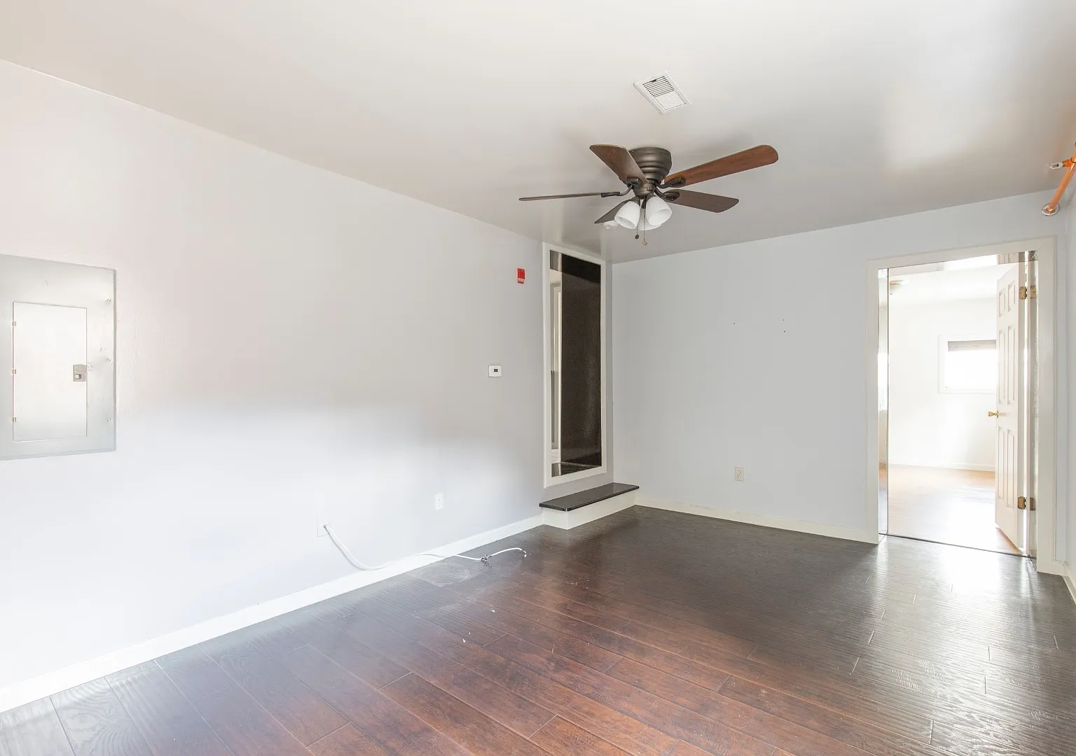 507-09 W Girard Ave - 3R — Photo 4