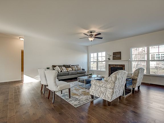 4th image of 721 Maplewood Cir #8J1164