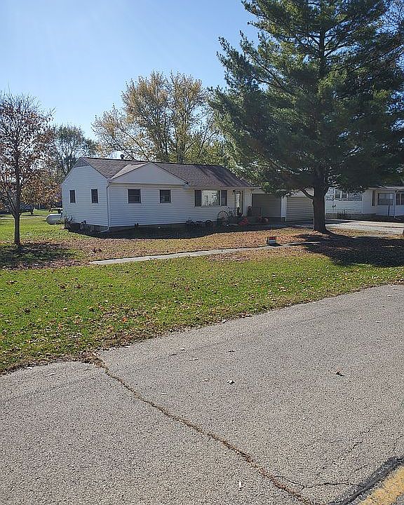2nd image of 211 W Green St
