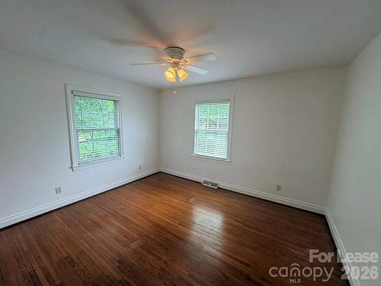 1411 Richland Dr — Photo 6