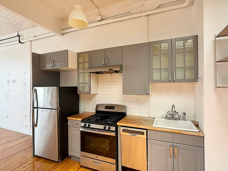47 Thames St #405 — Photo 3