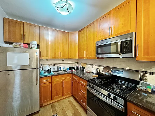 Rented by Pear NYC LLC | media 28