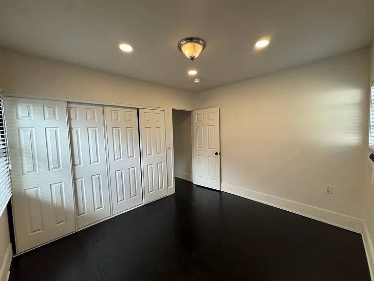 849 N West Knoll Dr — Photo 25
