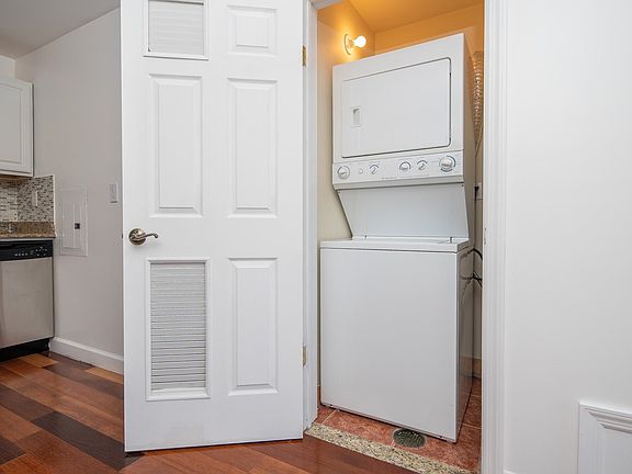 4th image of 413-415 9th St APT 601