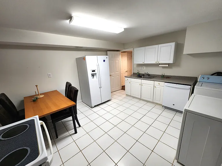 5965 Fairview Woods Dr — Photo 5