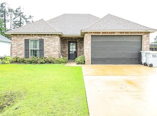 300 Yellow Pine Dr, Calhoun, LA 71225