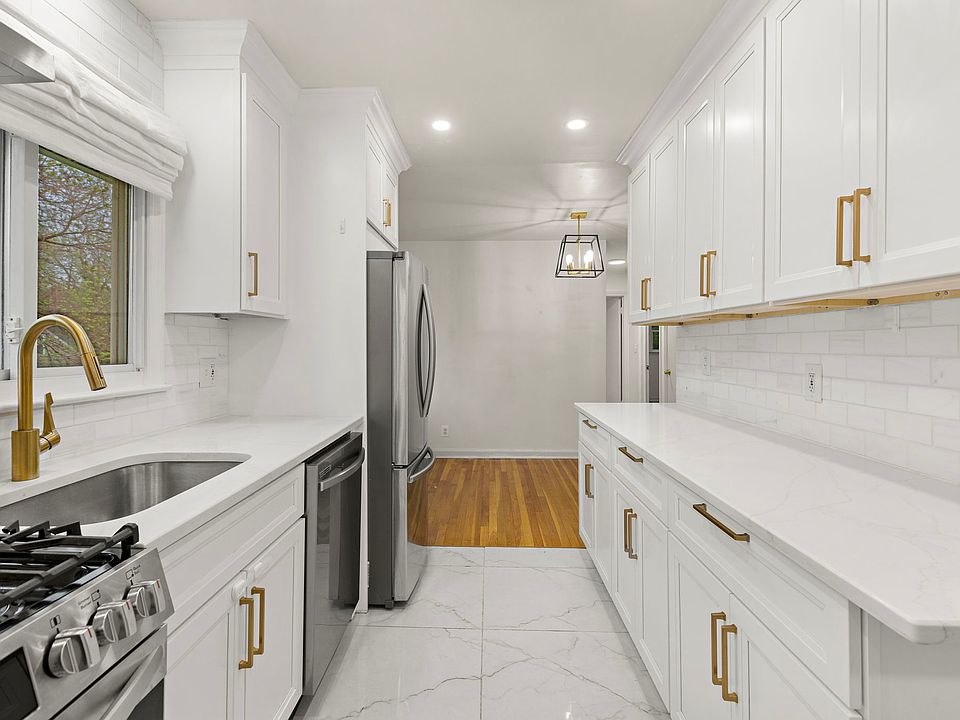 1st image of 32 Beechwood Rd