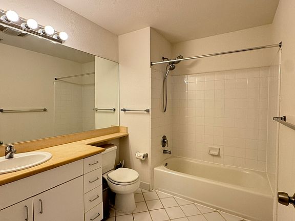 4th image of 8200 Oceanview Ter #1418